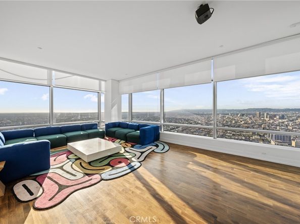 900 W Olympic Boulevard 46B, Los Angeles CA 90015