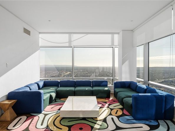 900 W Olympic Boulevard 46B, Los Angeles CA 90015