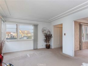 2040 W 82nd Street, Los Angeles CA 90047