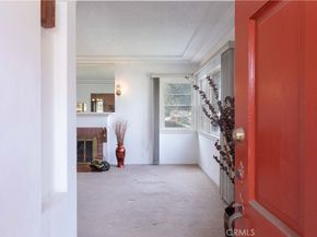 2040 W 82nd Street, Los Angeles CA 90047