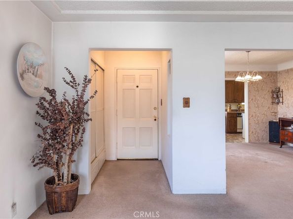 2040 W 82nd Street, Los Angeles CA 90047