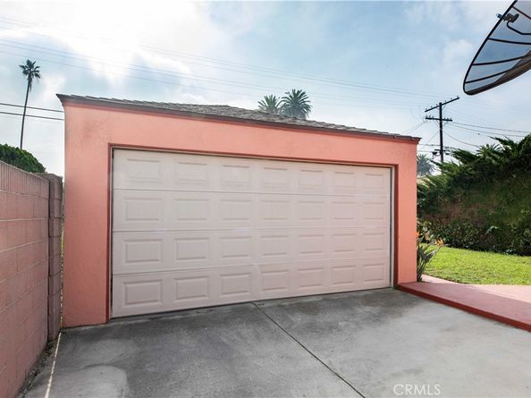 2040 W 82nd Street, Los Angeles CA 90047