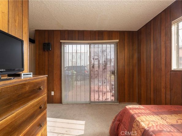 2040 W 82nd Street, Los Angeles CA 90047