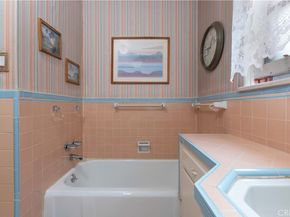 2040 W 82nd Street, Los Angeles CA 90047