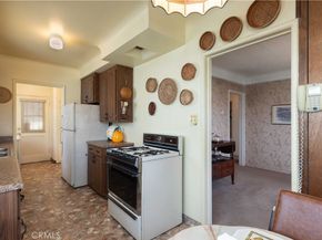 2040 W 82nd Street, Los Angeles CA 90047