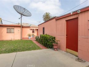 2040 W 82nd Street, Los Angeles CA 90047