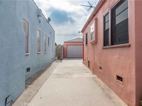 2040 W 82nd Street, Los Angeles CA 90047