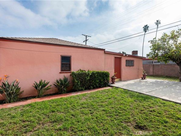 2040 W 82nd Street, Los Angeles CA 90047