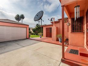 2040 W 82nd Street, Los Angeles CA 90047