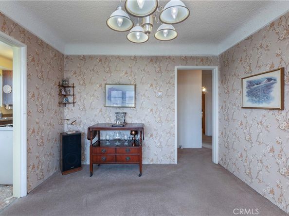 2040 W 82nd Street, Los Angeles CA 90047