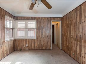 2040 W 82nd Street, Los Angeles CA 90047