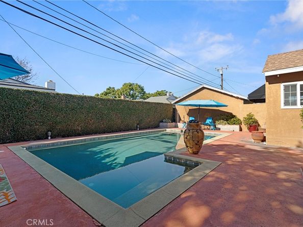 2213 Knoxville Avenue, Long Beach CA 90815