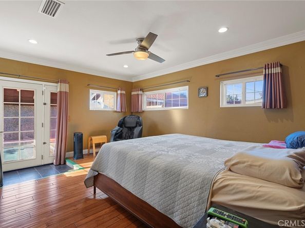 2213 Knoxville Avenue, Long Beach CA 90815