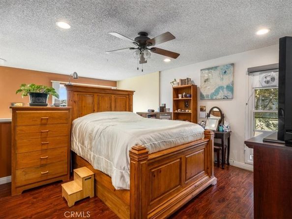 1084 Cabrillo Park # B, Santa Ana CA 92701