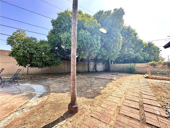2641 E Paladin Ave, Anaheim CA 92806