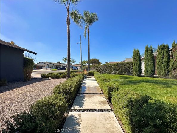 2641 E Paladin Ave, Anaheim CA 92806