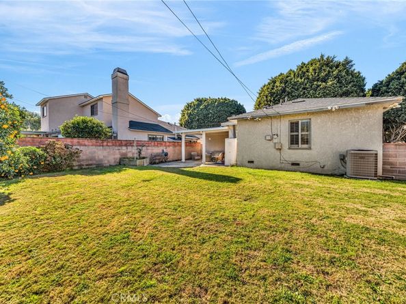 5514 Bellflower Blvd, Lakewood CA 90713