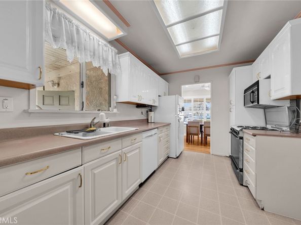 5514 Bellflower Blvd, Lakewood CA 90713