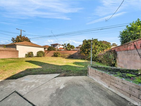 5514 Bellflower Blvd, Lakewood CA 90713