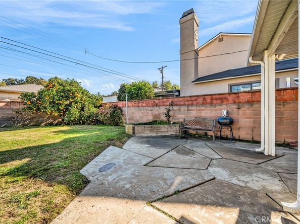 5514 Bellflower Blvd, Lakewood CA 90713