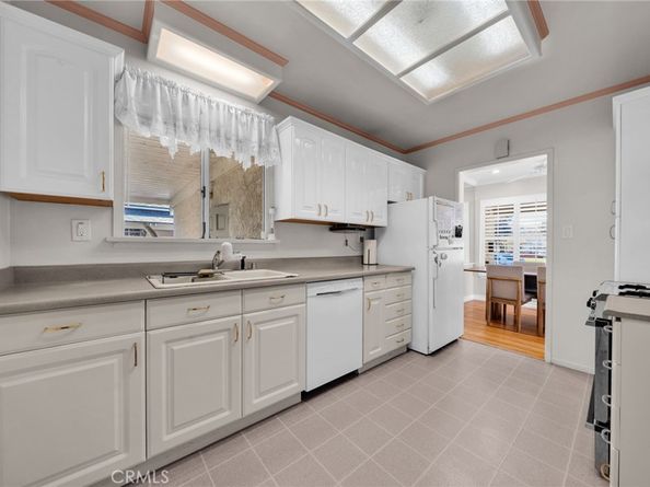 5514 Bellflower Blvd, Lakewood CA 90713