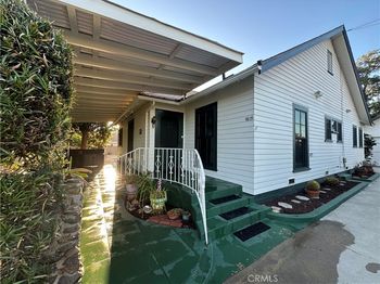 1615 E South