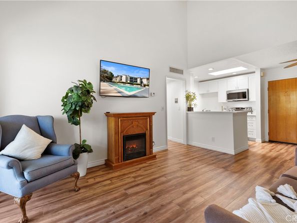 4260 Via Arbolada 304, Los Angeles CA 90042