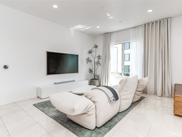 21 Gramercy 306, Irvine CA 92612