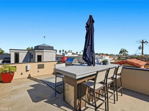 5433 E The Toledo, Long Beach CA 90803