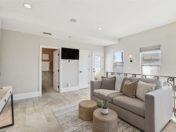 5433 E The Toledo, Long Beach CA 90803