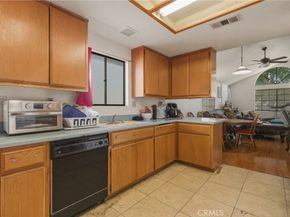 539 N Pasadena, Azusa CA 91702