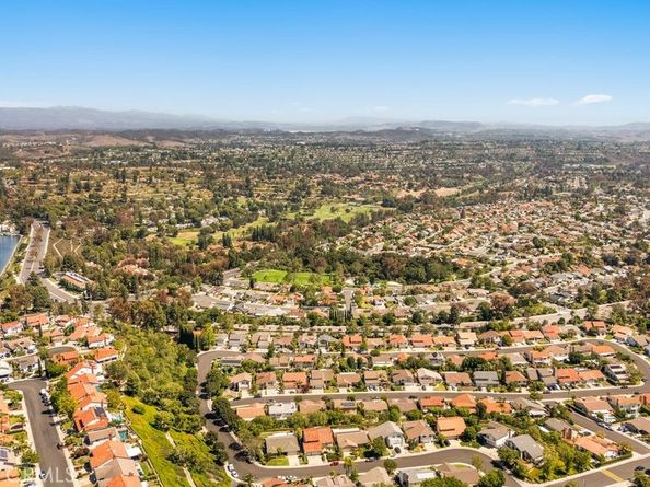 22982 Cecelia, Mission Viejo CA 92691