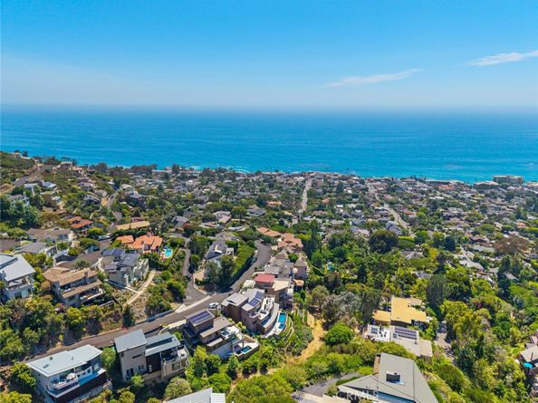702 Diamond, Laguna Beach CA 92651