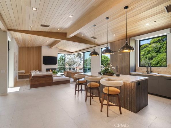 702 Diamond, Laguna Beach CA 92651