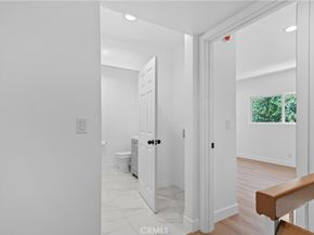 9019 Cedros Avenue 2, Panorama City CA 91402