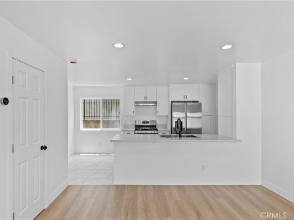 9019 Cedros Avenue 2, Panorama City CA 91402