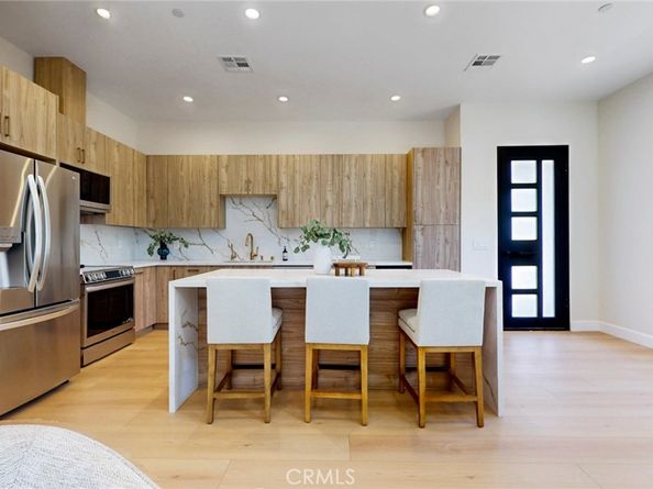 421 N Catalina Street, Burbank CA 91505