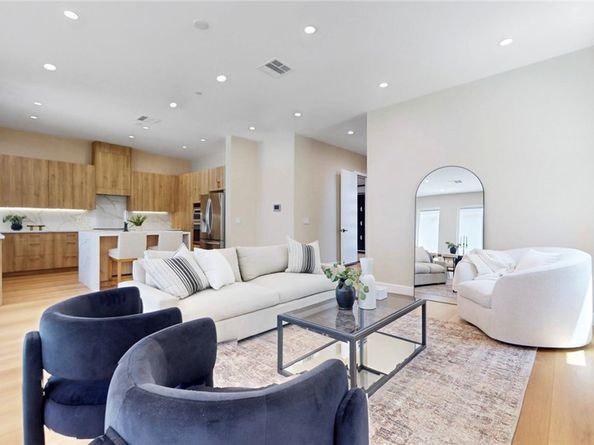 421 N Catalina Street, Burbank CA 91505