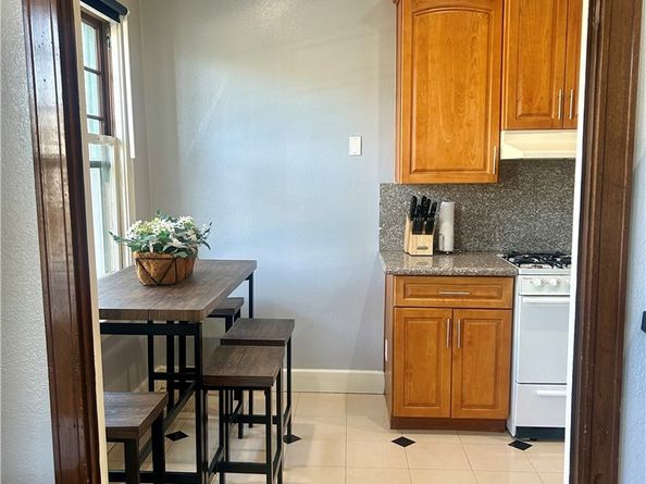 2121 James M Wood Boulevard 121, Los Angeles CA 90006