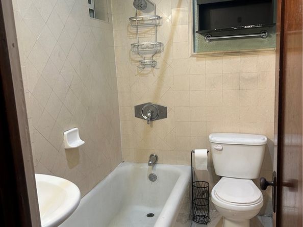 2121 James M Wood Boulevard 121, Los Angeles CA 90006