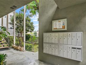 587 South St 18, Glendale CA 91202