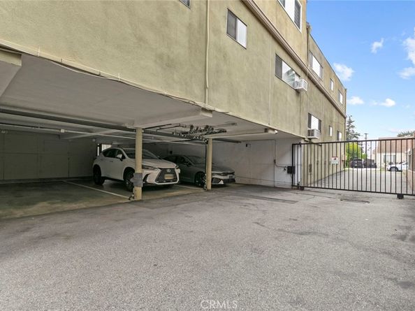 587 South St 18, Glendale CA 91202