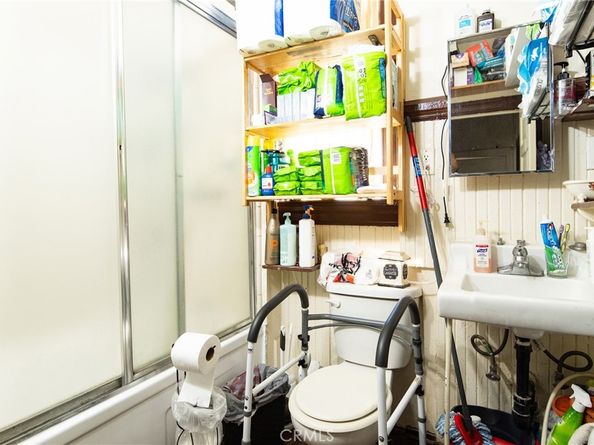 2006 W 12th Street, Los Angeles CA 90006