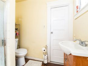 2006 W 12th Street, Los Angeles CA 90006