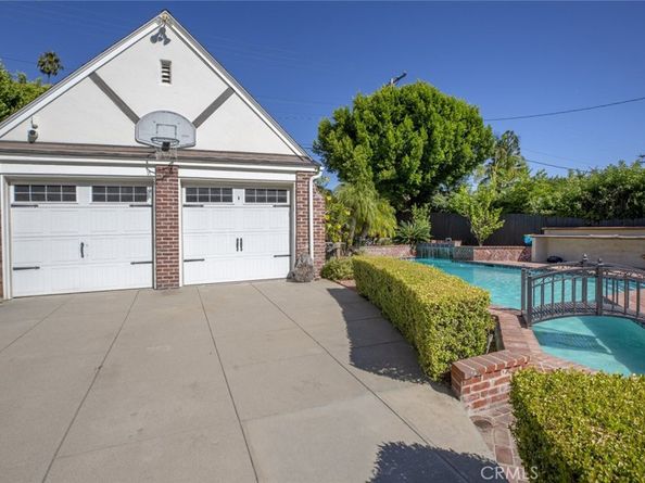 1640 Ard Eevin Avenue, Glendale CA 91202