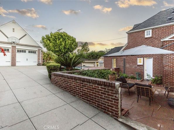 1640 Ard Eevin Avenue, Glendale CA 91202