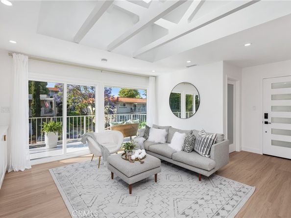 2070 Via Mariposa E N, Laguna Woods CA 92637