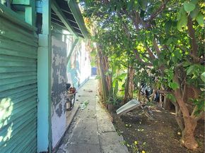 1757 S New England, Los Angeles CA 90006