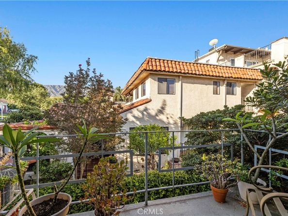 418 E Harvard Road D, Burbank CA 91501