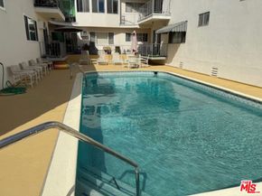 5376 Fairview Boulevard 210, Los Angeles CA 90056